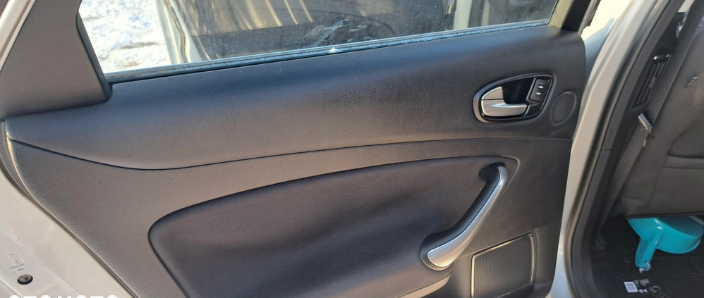 Ford Mondeo cena 9999 przebieg: 352000, rok produkcji 2009 z Brzesko małe 121